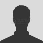 Profilbillede, mørk overkrop på lys grå baggrund